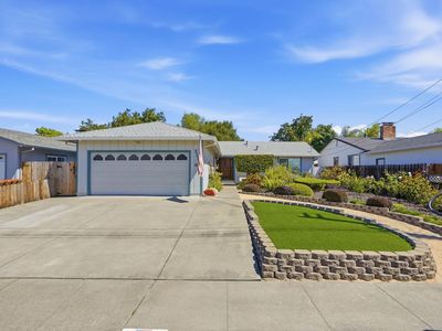 525 Albert Way