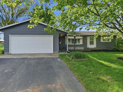 1300 Robinhood Dr