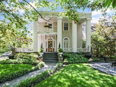 908 N Highland Ave NE