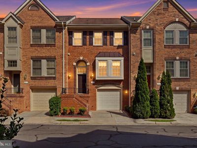 8015 Merry Oaks Ct