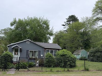 59 Howlands Ln