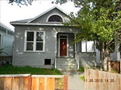 Property at 107 E 9th St, Tracy, CA