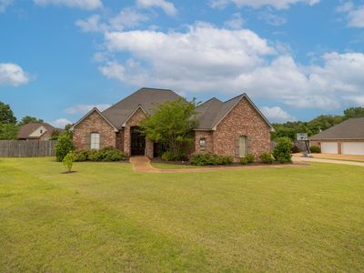 102 Iris Ln