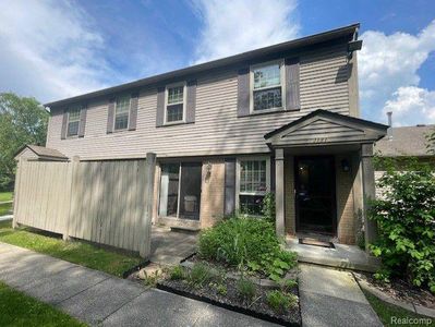 Property at 3181 Hidden Ridge Dr, Waterford, MI