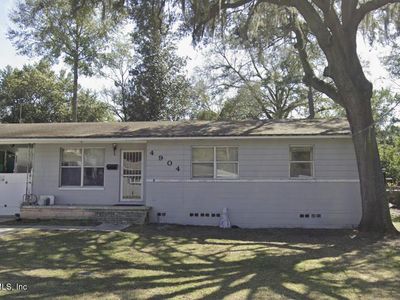 4904 HOMECREST Circle