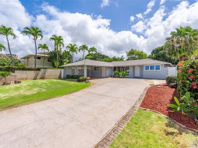 1081 Makaiwa St