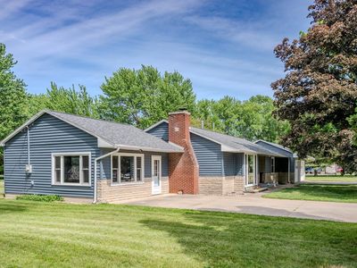 404 E Pickwick Dr