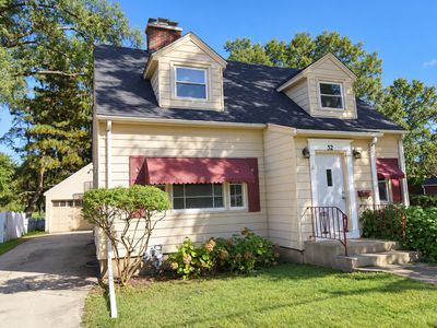 32 S College St