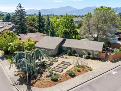 3034 Lazy Creek Dr