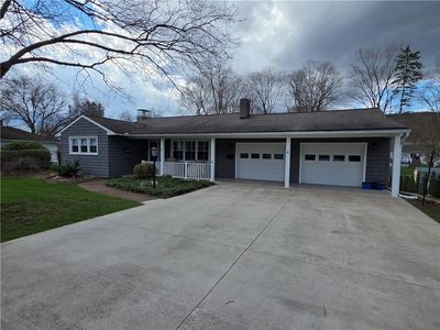 7 Locust St