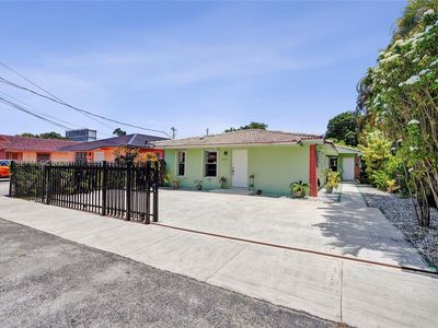 3170 SW 26th St