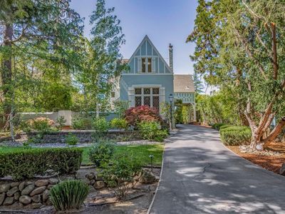 641 Crescent Ave