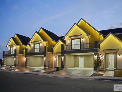 644 Esplanade Ct