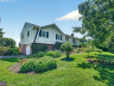 1277 S Colebrook Rd