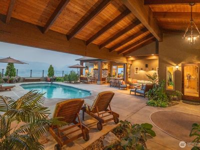 100 Ridgeview Drive
