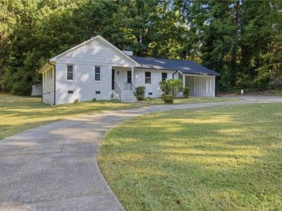 737 Lakeview Dr