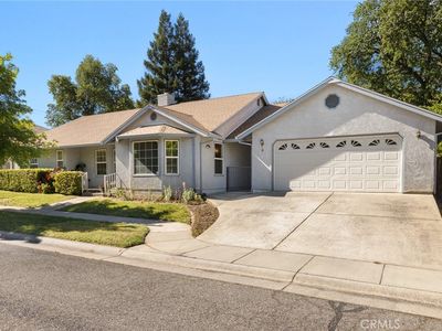 2 Summerwood Ct