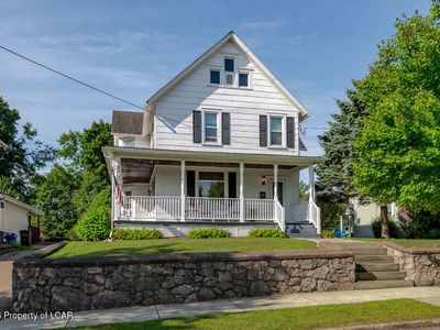 621 Montgomery Ave