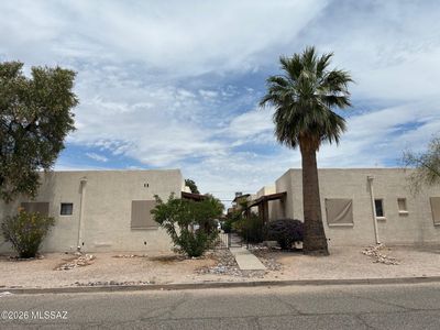 911 E Adams St #Street911