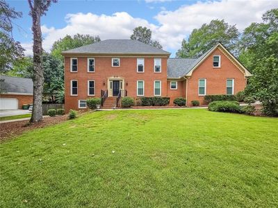 5616 Broxton Cir