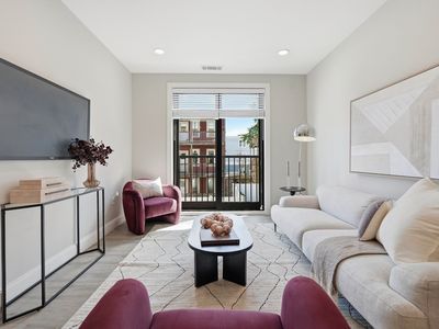 656 Saratoga St #214