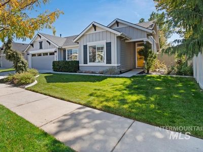 5519 W Los Flores St