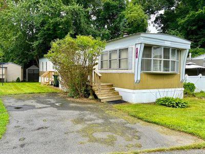 229 Miller St #F4