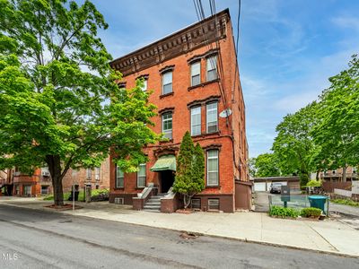 29 2nd Street