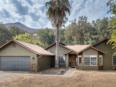 41085 Oakridge Drive