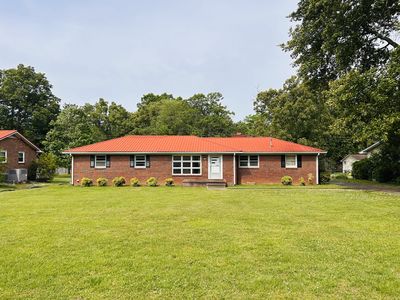 313 Crestwood Dr