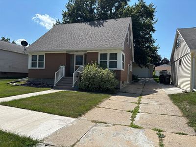 131 S 7th St