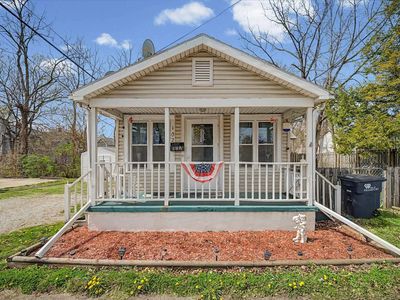 102 N Hoke Ave