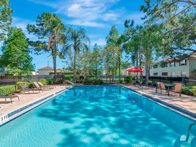 562 Golden Raintree Pl