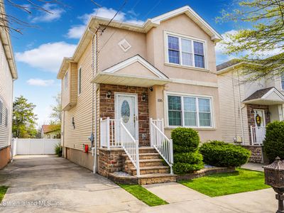 135 Roswell Ave