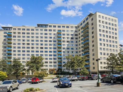 10201 Grosvenor Pl APT 1005