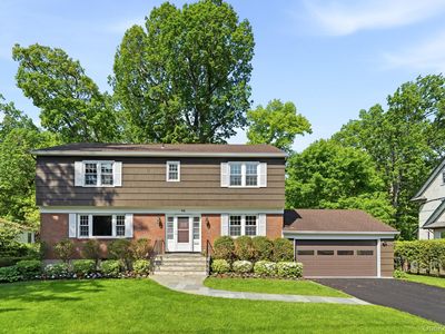 98 Soundview Avenue