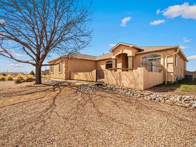 1225 N Parkridge Dr