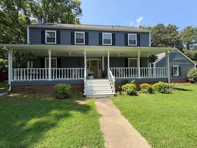 108 E Creekview Dr SW