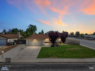 Property at 10413 Lonon Ave, Bakersfield, CA