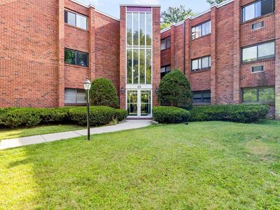 49 Windsor Dr APT 301