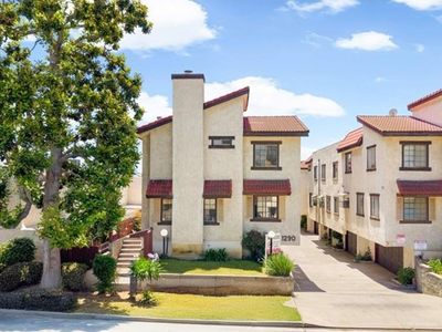 1290 Elm Ave APT D
