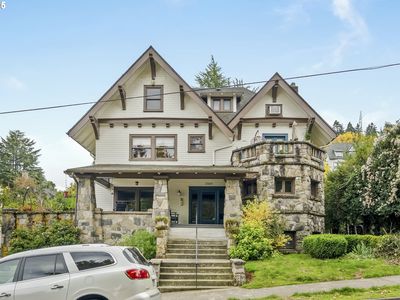 2566 NW Lovejoy St #6