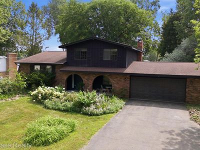 903 Beachway Dr