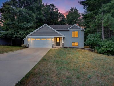 728 W River Hills Ct