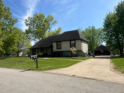 2105 Crestline Dr