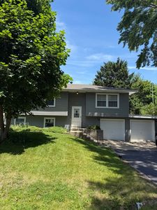 Property at 6 Marlin Dr, Oswego, IL