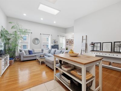 309 1st St #3B