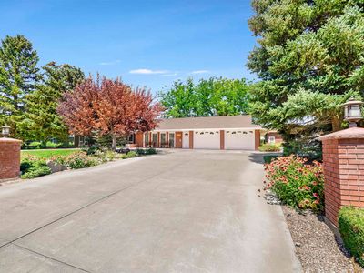 3237 Woodridge Dr
