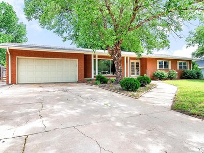 515 Circle Dr