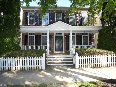 506 Leaning Oak St